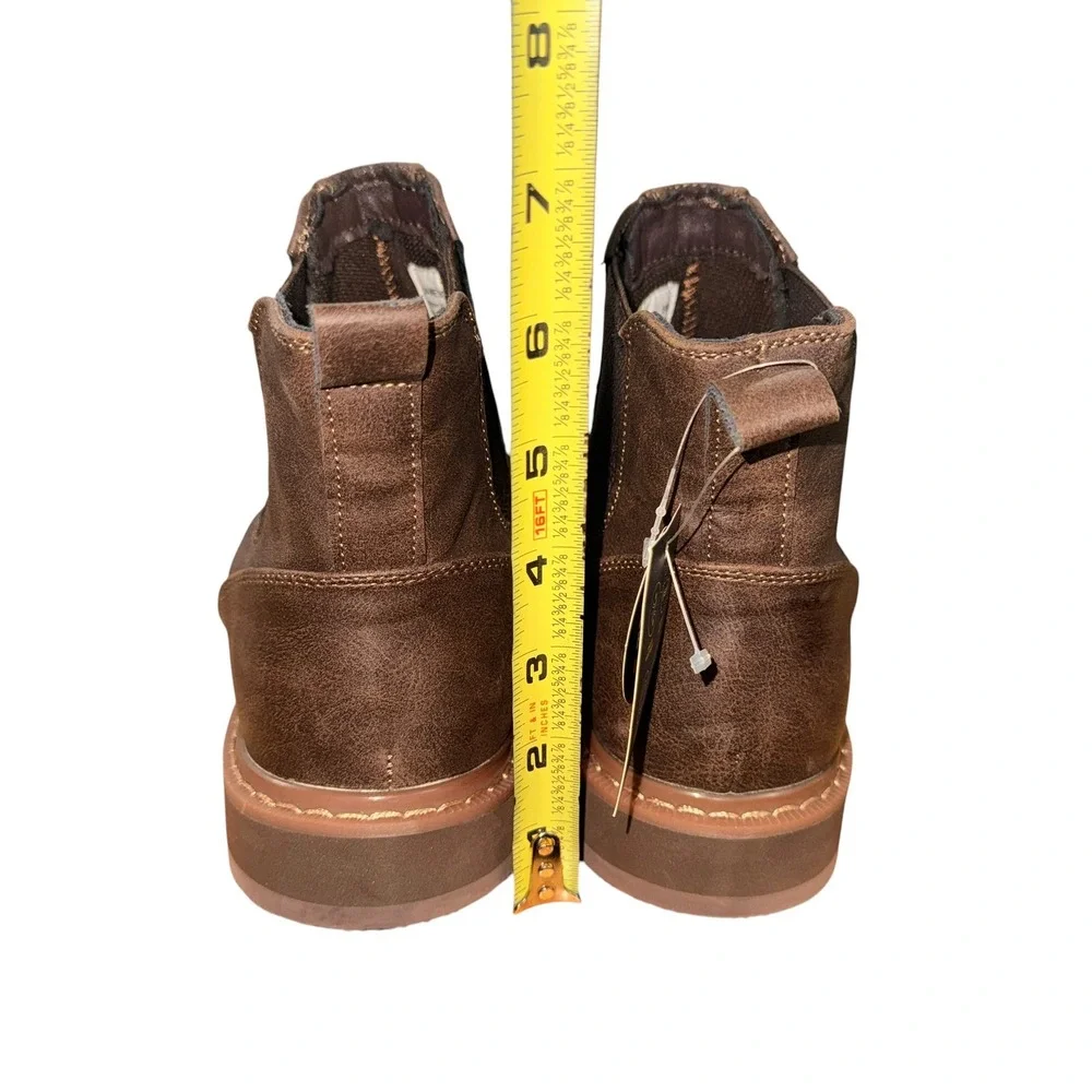 NEW Deer Stags Jameson Chelsea Boots Mens 8M Brown Pull On Lug Sole Ankle Boots